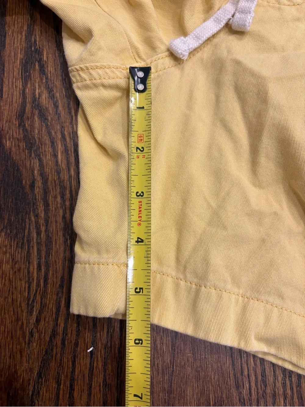 JCREW Garment-Dyed Dock Shorts Pale Yellow Drawstring Pull On Men’s Small EUC